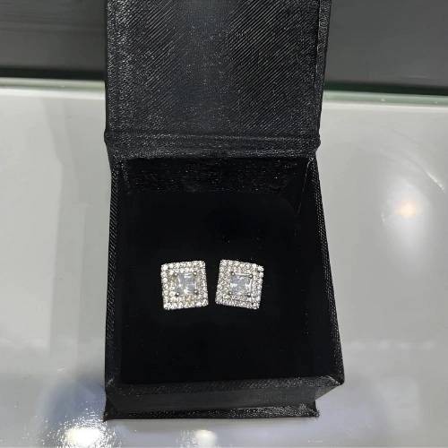 Square Elegance Silver Tops – Beautiful Shining Earrings for Women